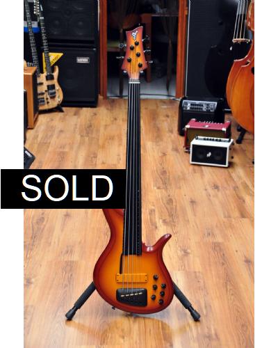 F Bass AC5 Fretless